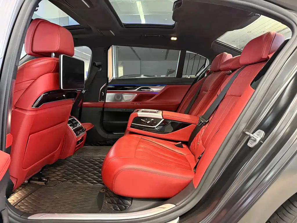 BMW 7 Series 2019 — фото 17