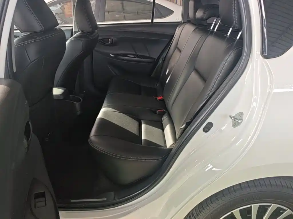 Toyota Yaris L 2019 — фото 17