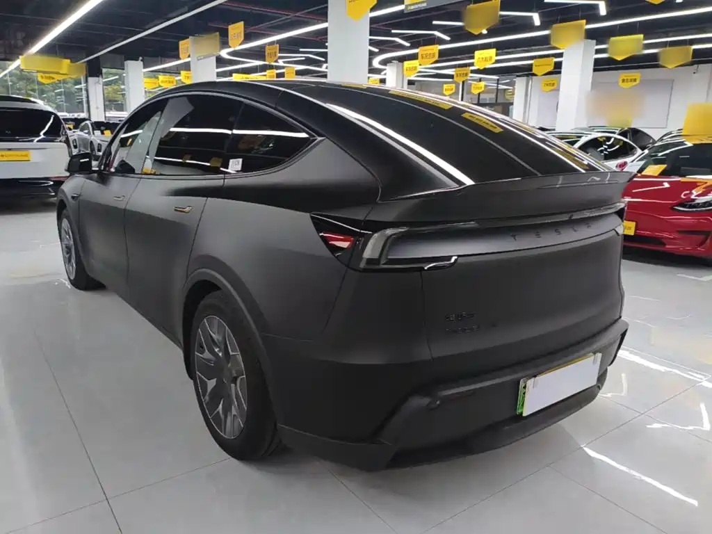 Tesla Model Y L 2025 — фото 5