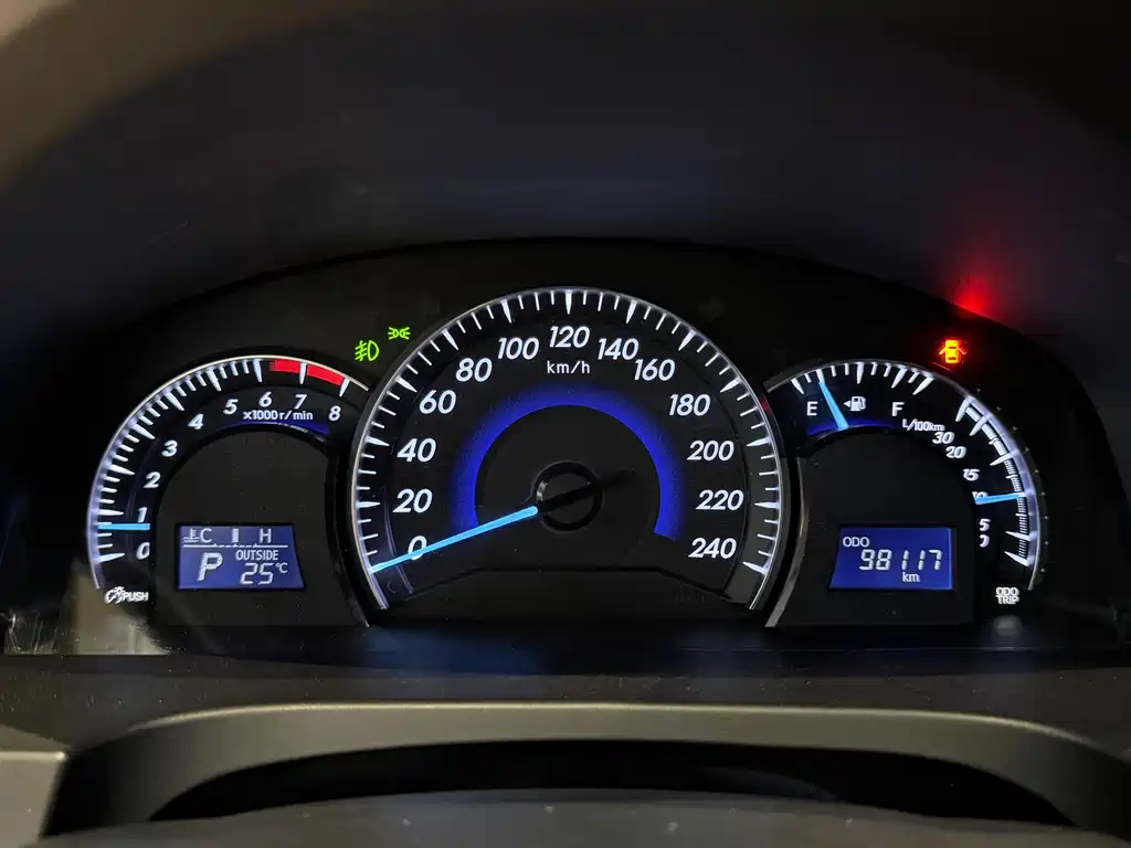 Toyota Camry 2016 — фото 11