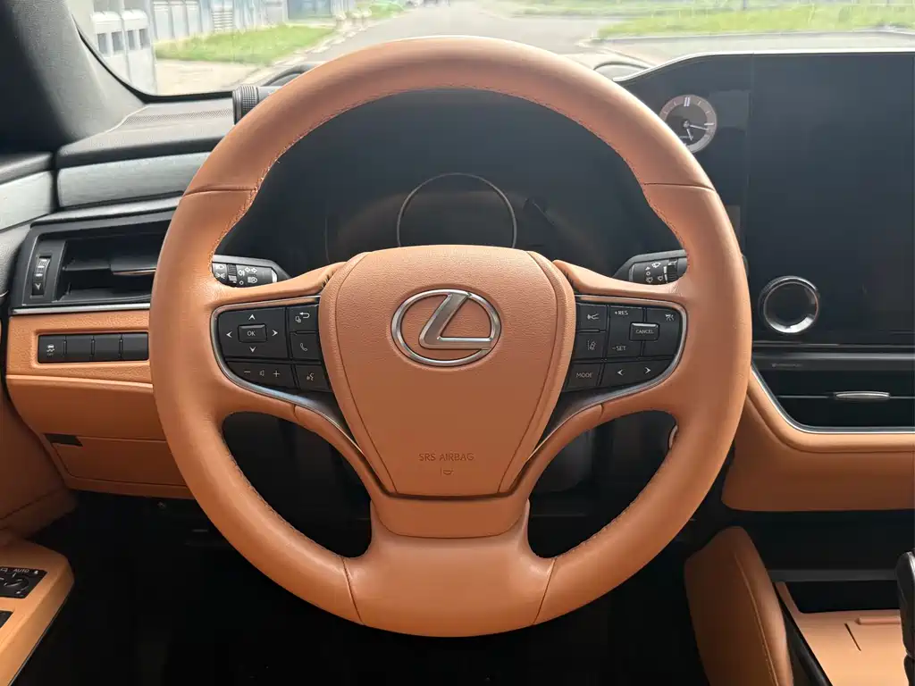 Lexus ES 2025 — фото 12