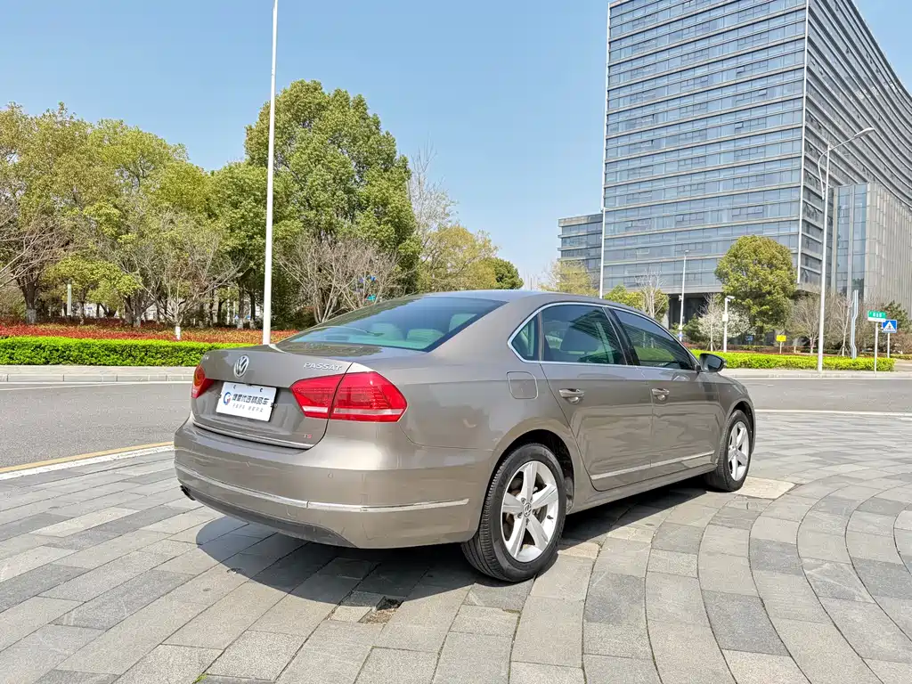 Volkswagen Passat 2015 — фото 6