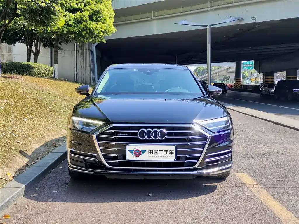 Audi A8 2018 — фото 2