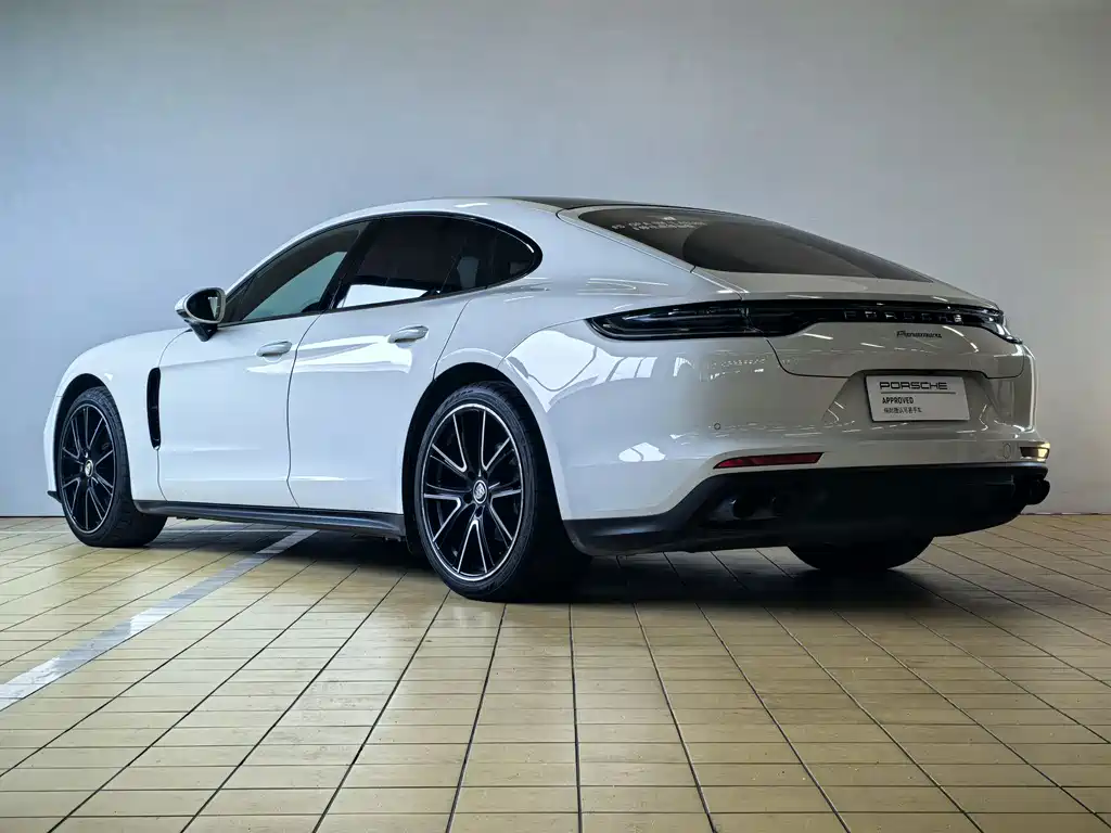 Porsche Panamera 2023