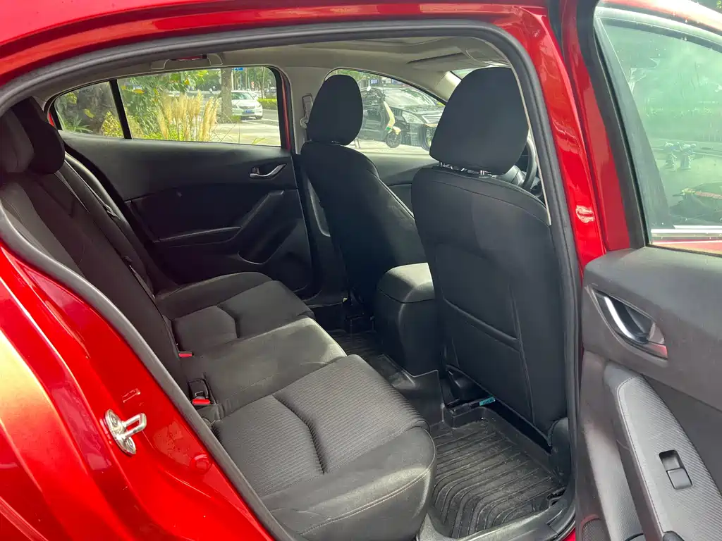 Mazda 3 Axela 2015 — фото 15