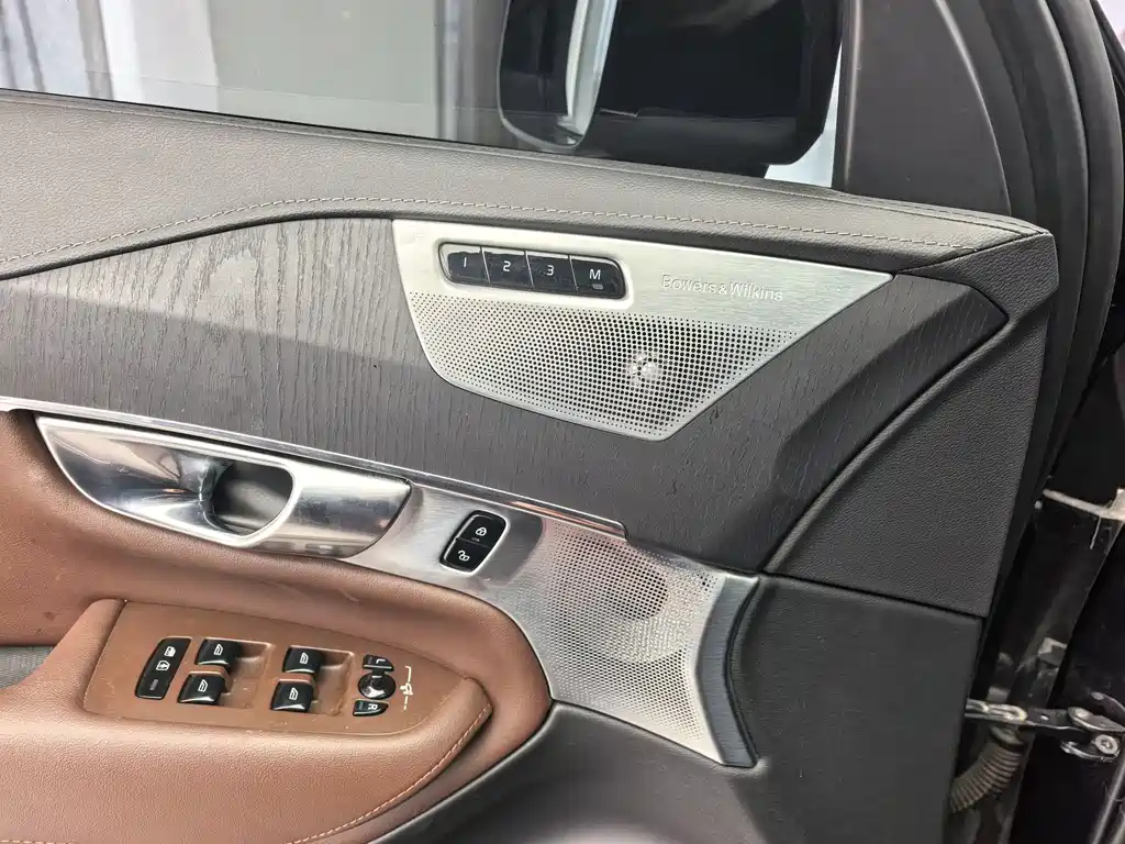 Volvo XC90 PHEV 2022 — фото 14