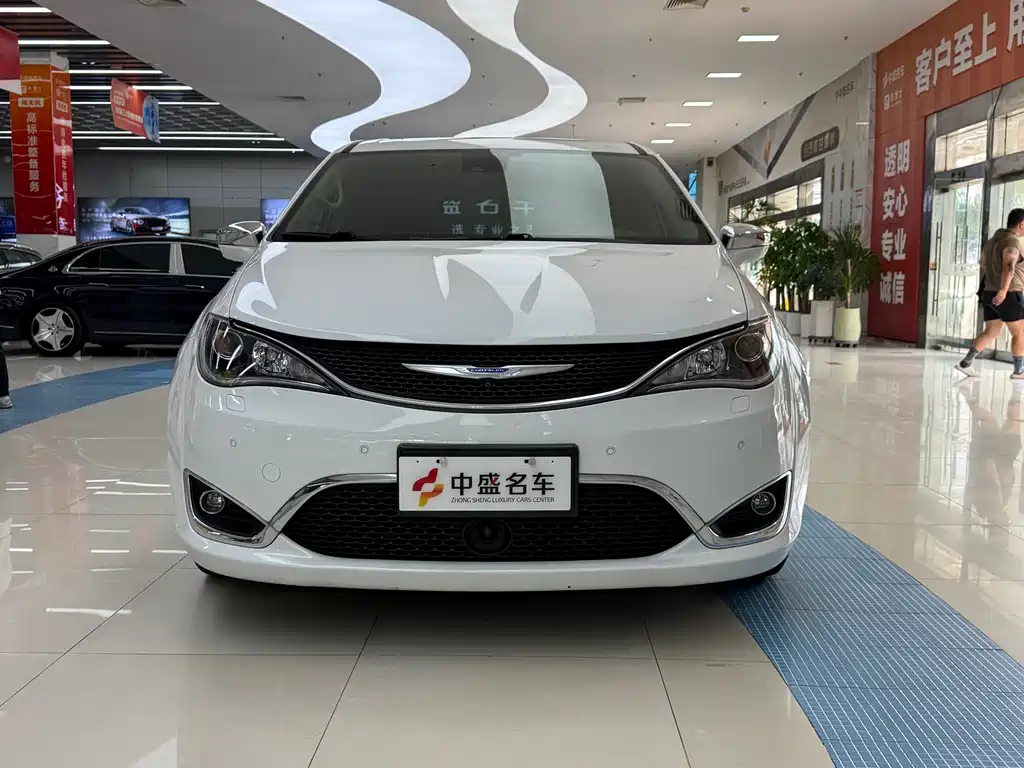 Chrysler Grand Voyager 2019 — фото 2