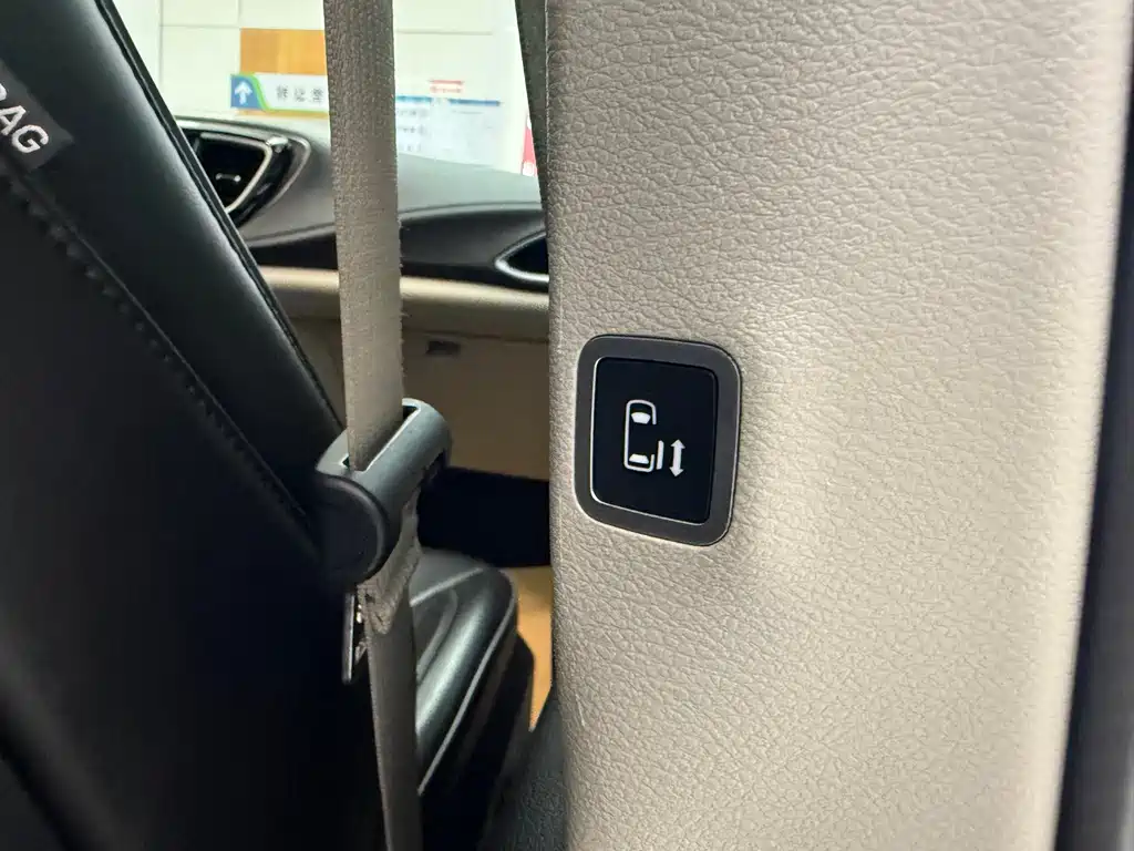 Chrysler Grand Voyager 2019 — фото 29