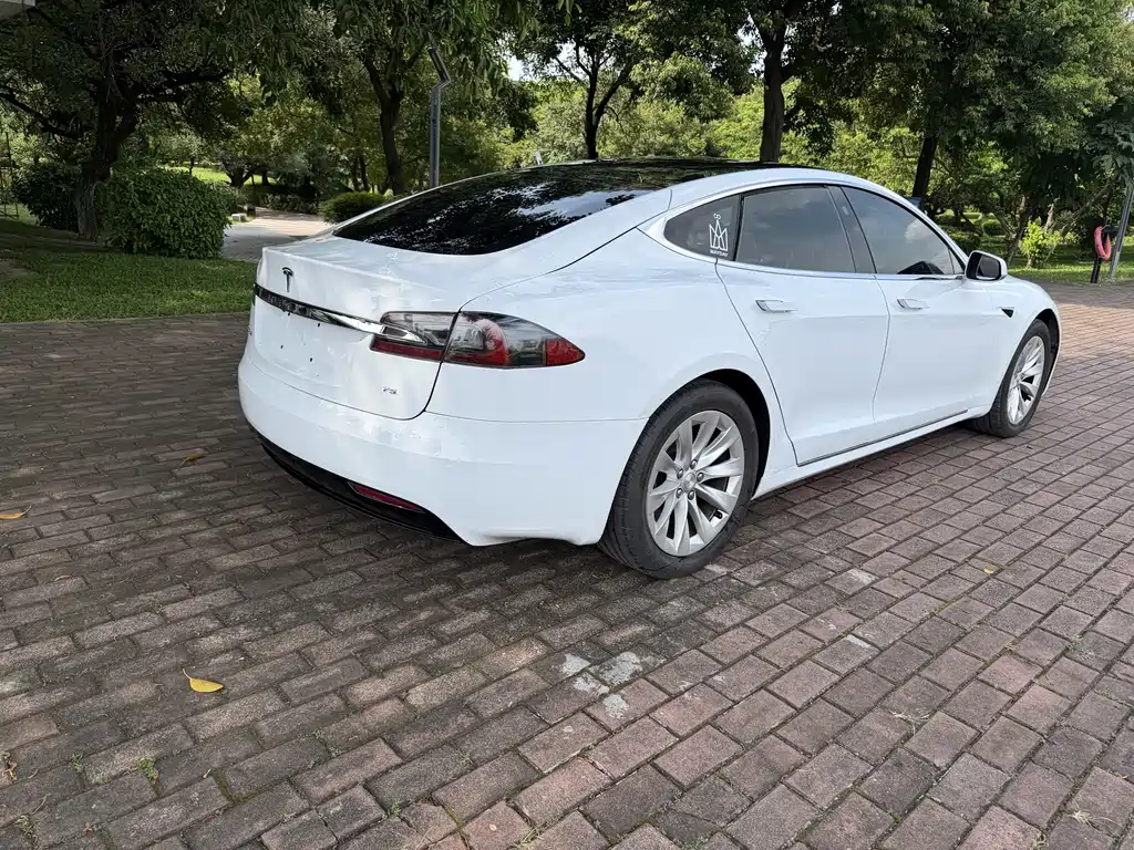 Tesla Model S 2019 — фото 5