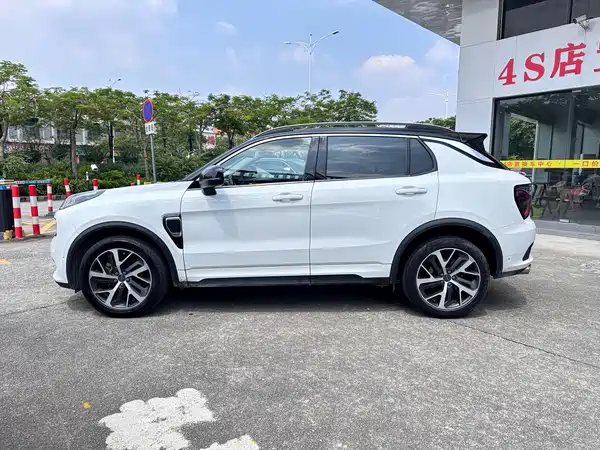 Lynk & Co 01 EM-P 2018