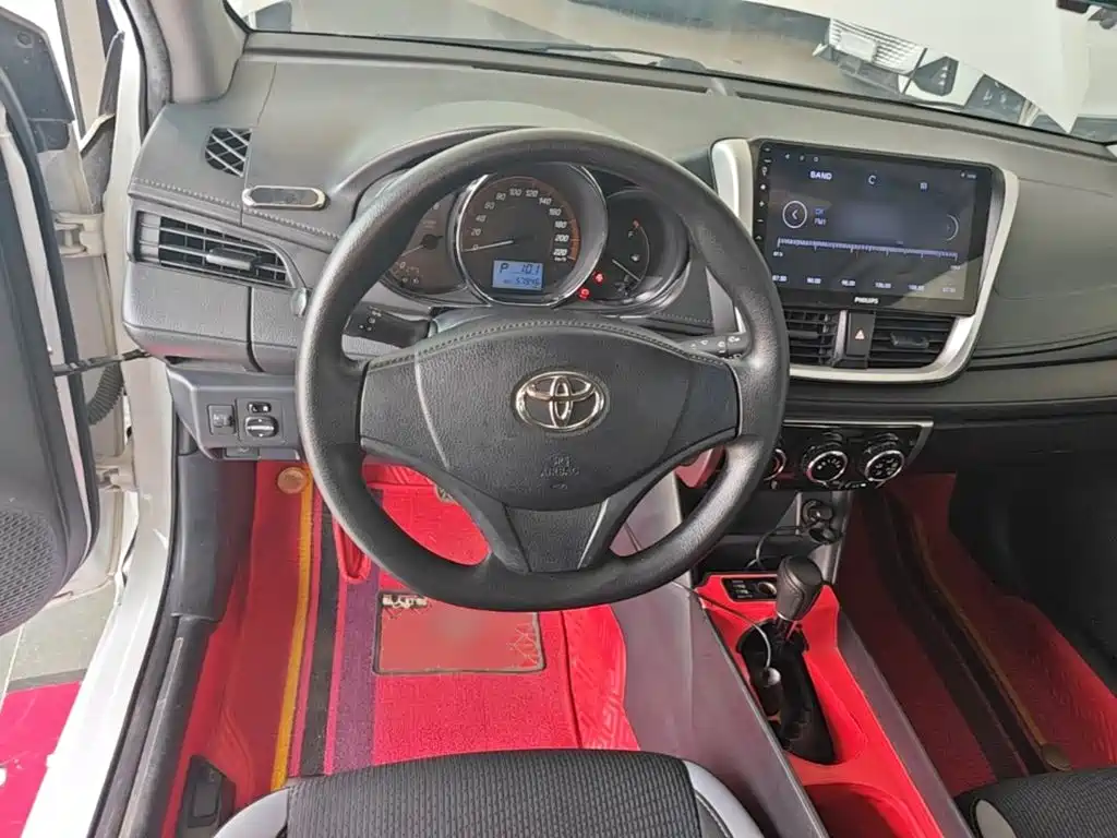 Toyota Yaris L 2020 — фото 11