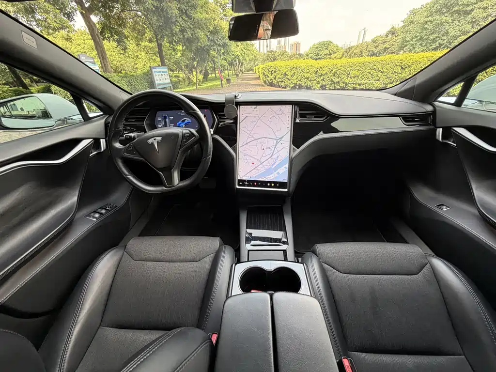 Tesla Model S 2019 — фото 14