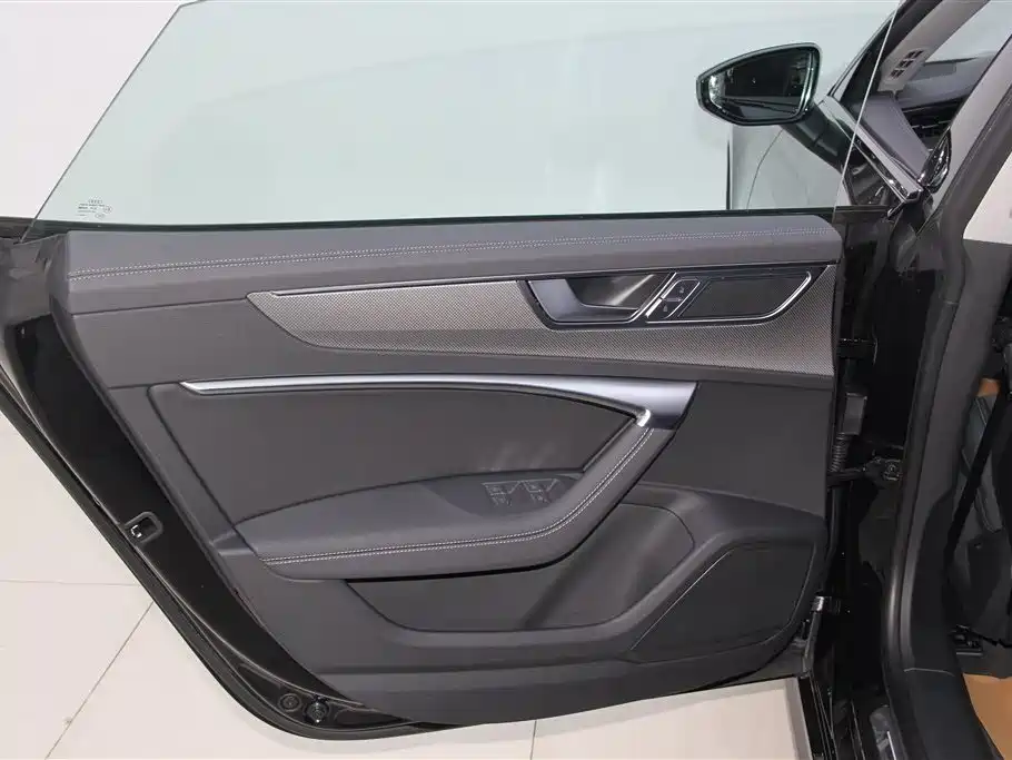 Audi A7L 2025 — фото 31