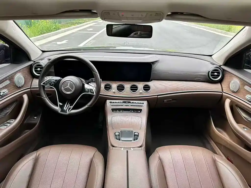 Mercedes-Benz E-Class 2022