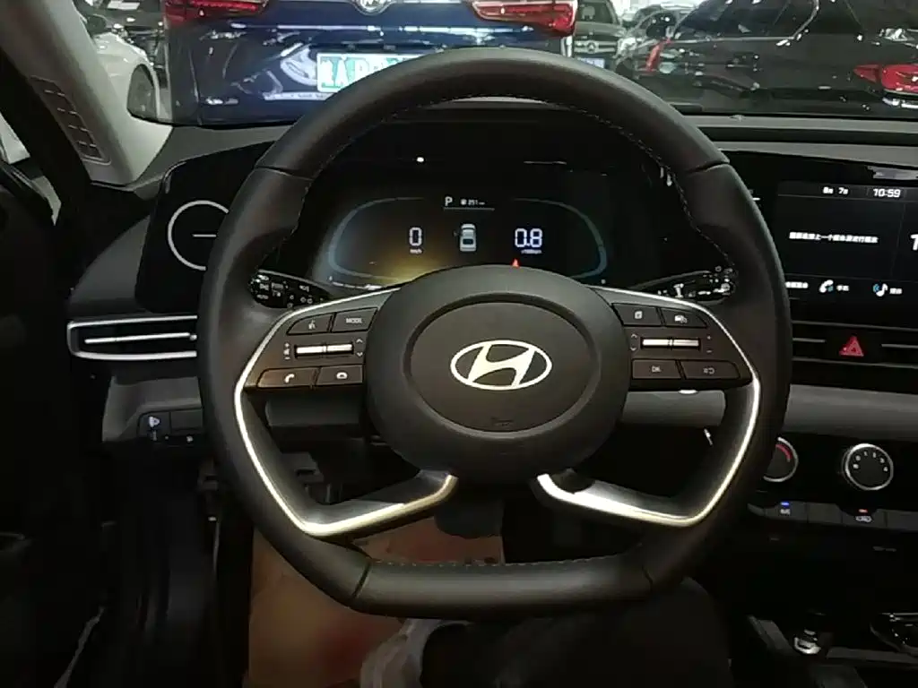 Hyundai Elantra 2024 — фото 11