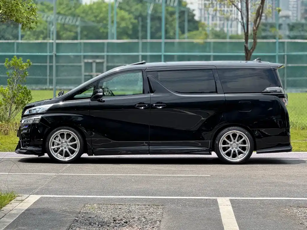 Toyota Vellfire 2021 — фото 3