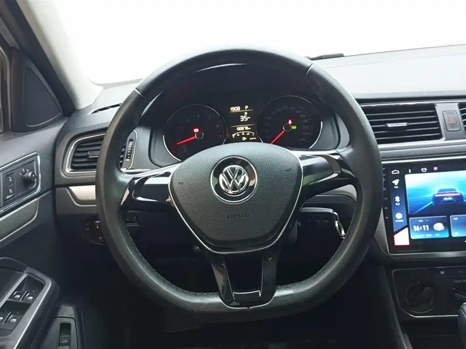 Volkswagen Lavida 2016 — фото 15