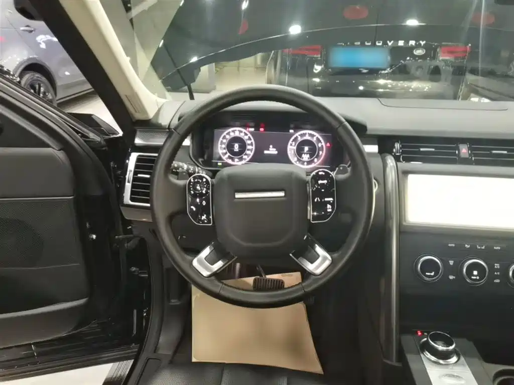 Land Rover Discovery 2020 — фото 11