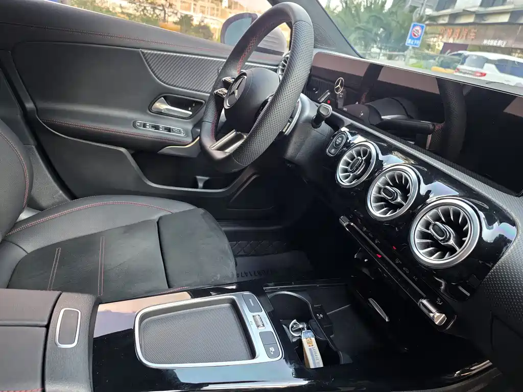 Mercedes-Benz A-Class 2024 — фото 34