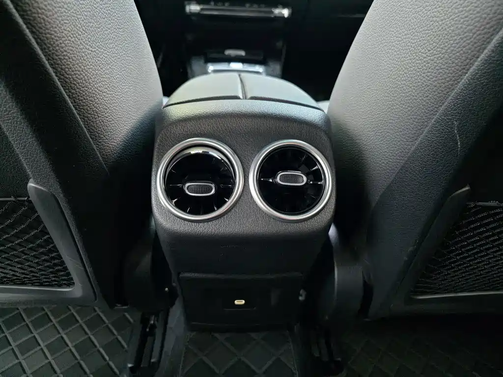 Mercedes-Benz A-Class 2024 — фото 35