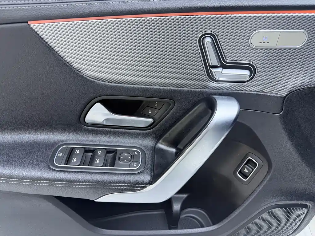 Mercedes-Benz A-Class 2023 — фото 8