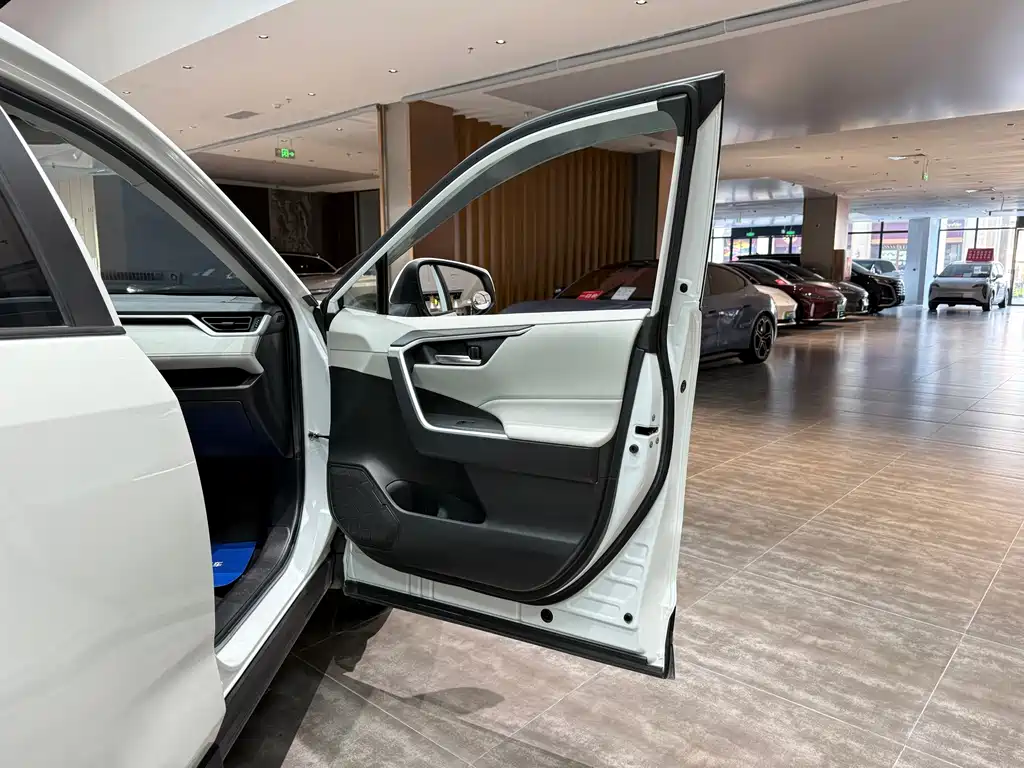 Toyota Wildlander 2020 — фото 23
