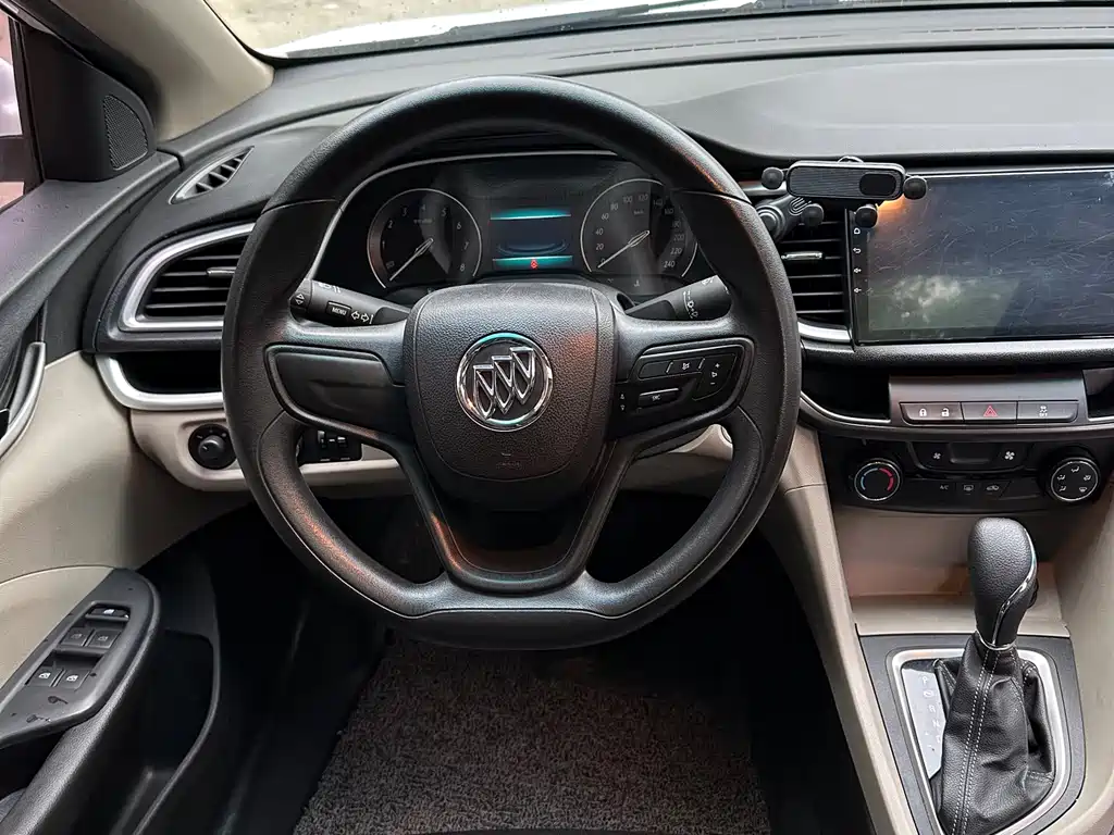 Buick Excelle 2015 — фото 10
