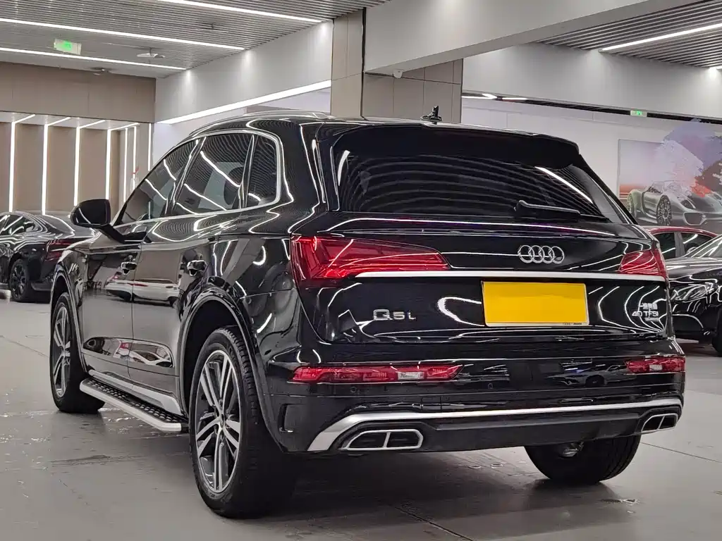 Audi Q5L 2022 — фото 10