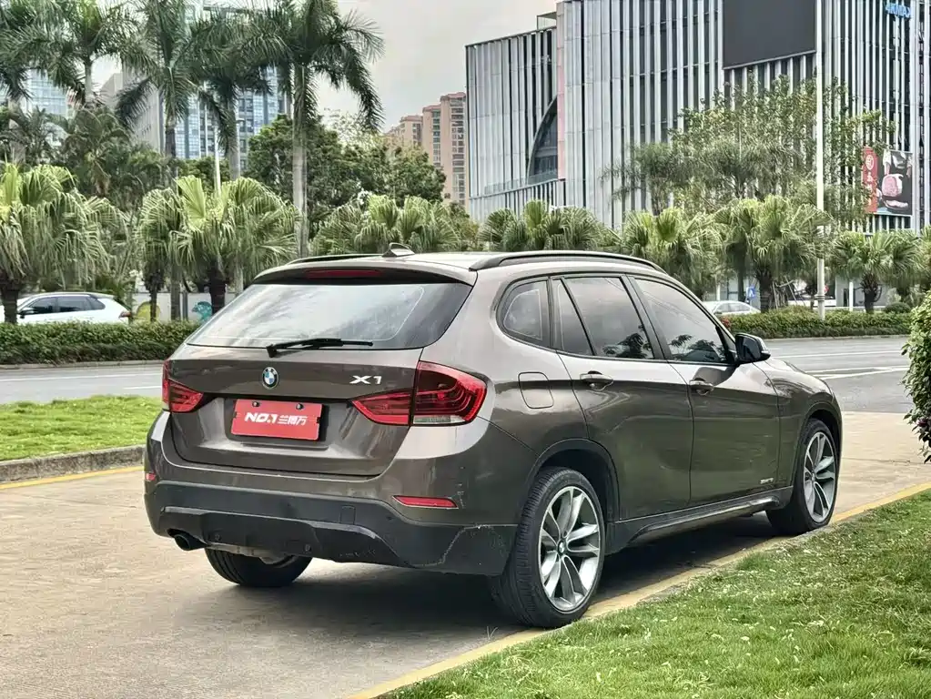 BMW X1 2015 — фото 12