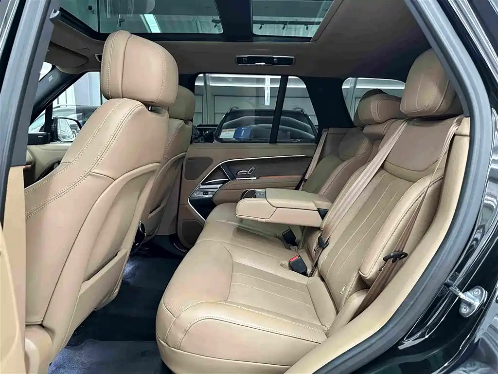 Land Rover Range Rover 2023 — фото 17