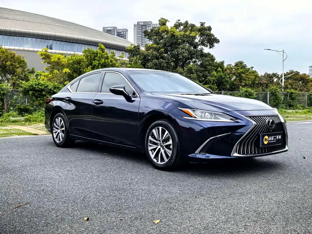 Lexus ES 2020 — фото 3