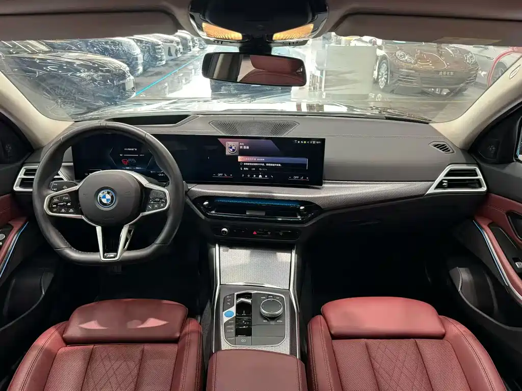 BMW i3 2024 — фото 6