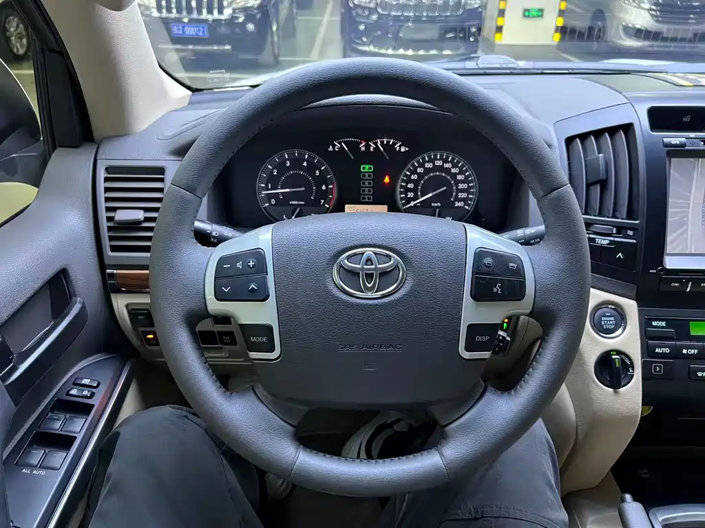 Toyota Land Cruiser 2015 — фото 5