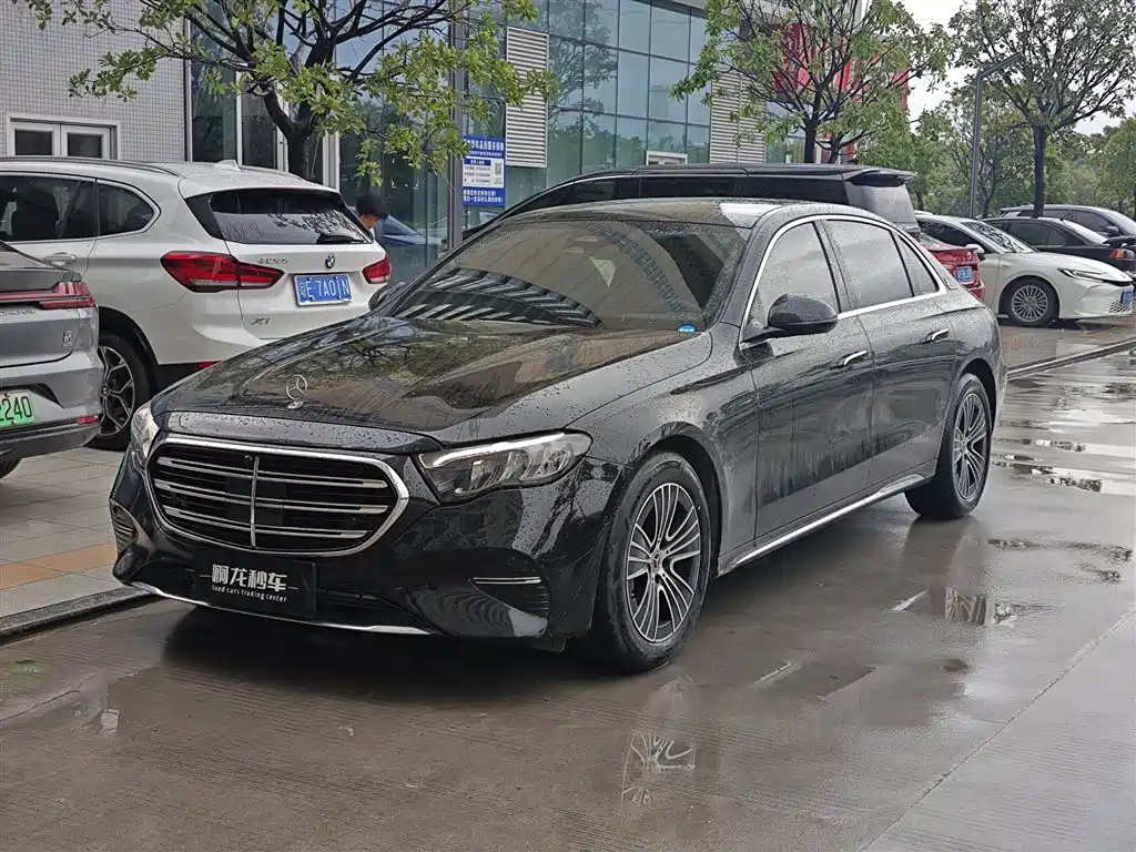 Mercedes-Benz E-Class 2024