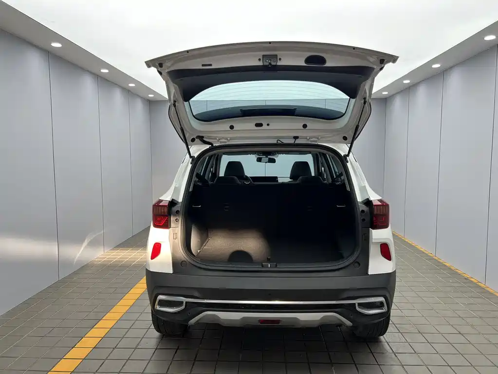 Kia KX3 2022 — фото 20