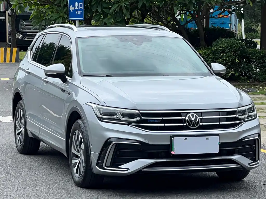 Volkswagen Tiguan L Plug-In Hybrid 2021 — фото 3