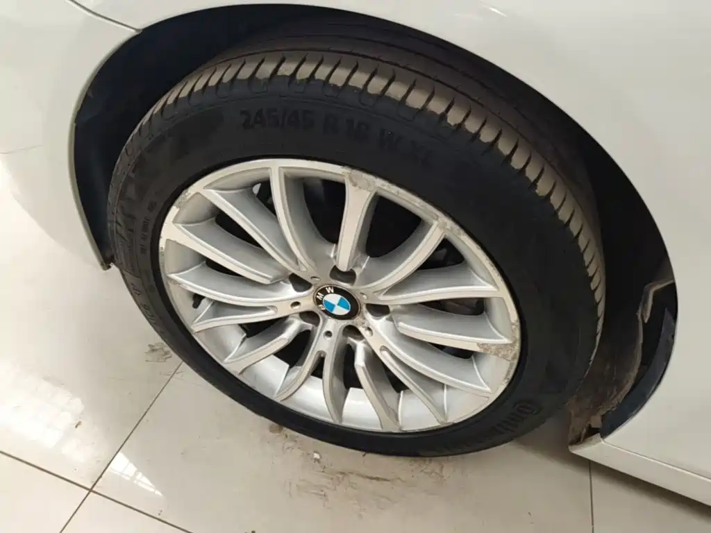 BMW 5 Series 2015 — фото 23