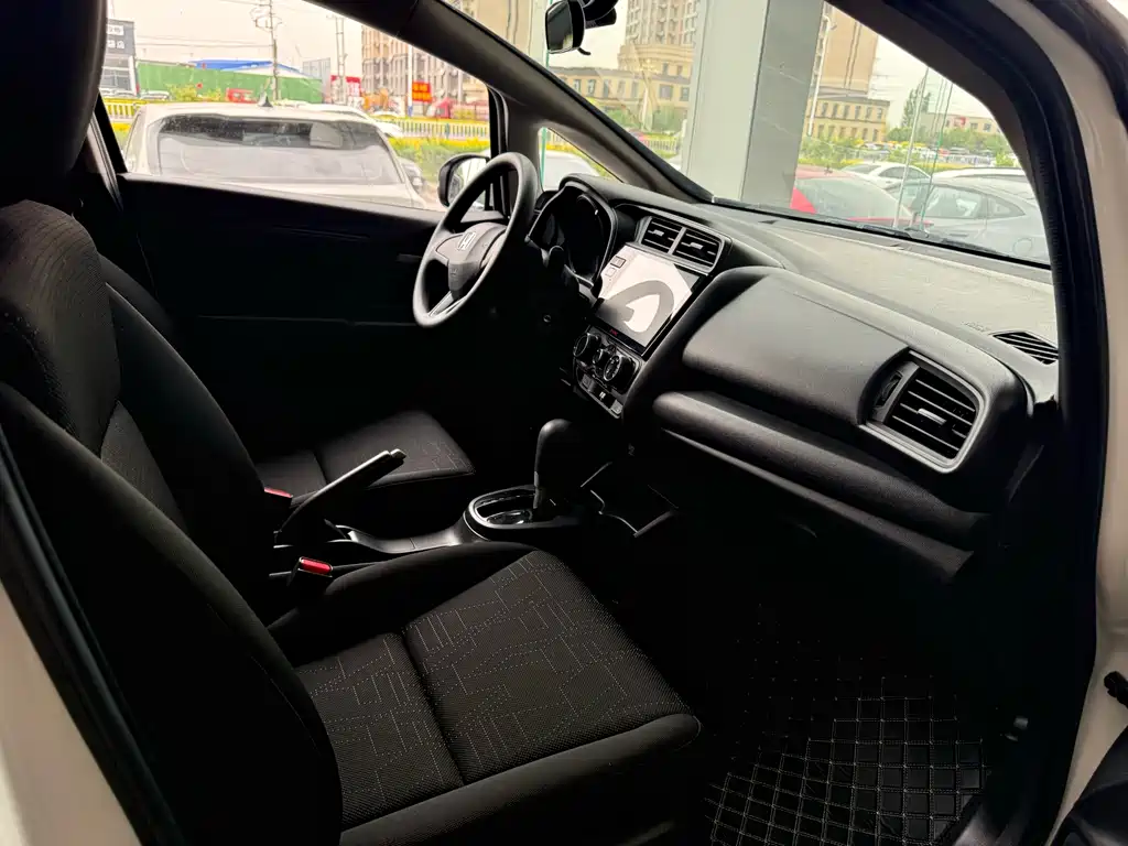 Honda Fit 2019 — фото 9
