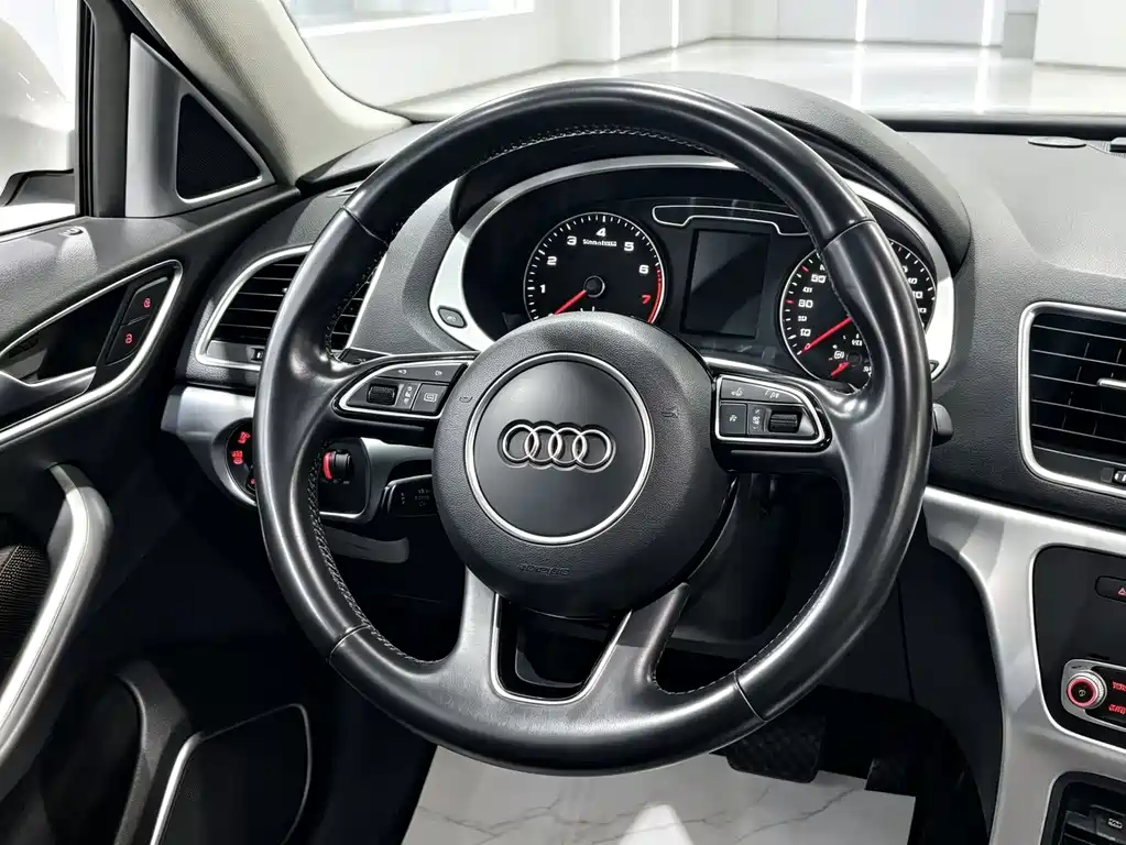 Audi Q3 2014