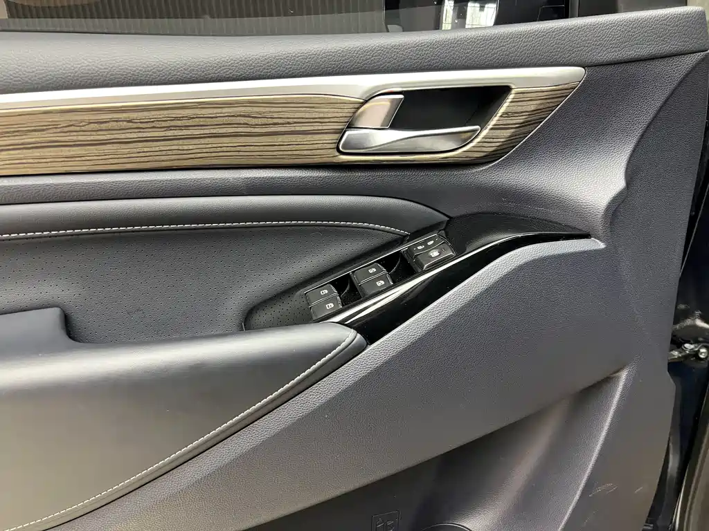 GAC Motor Trumpchi M8 2023 — фото 8