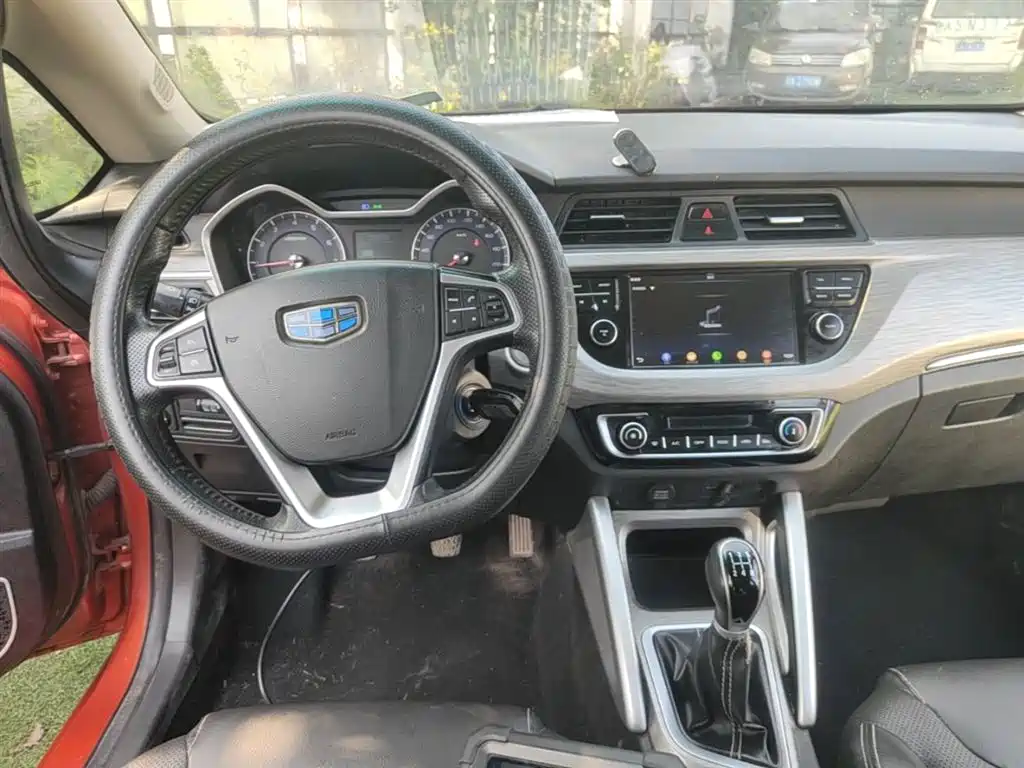 Geely Vision X3 2018 — фото 10