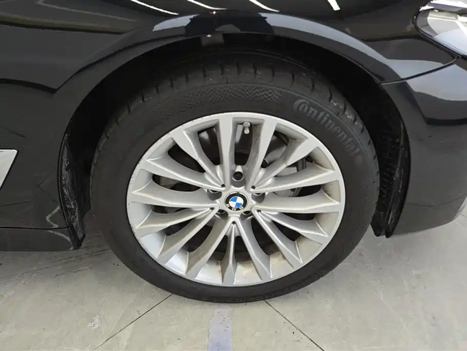 BMW 5 Series 2021
