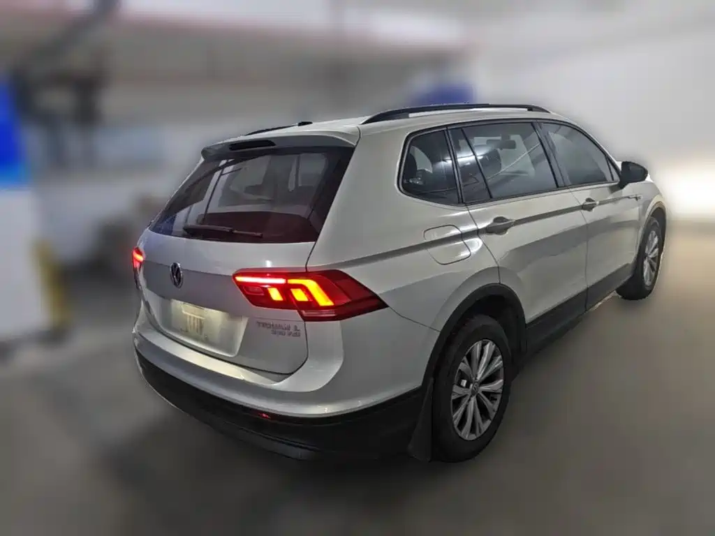 Volkswagen Tiguan L 2018 — фото 12