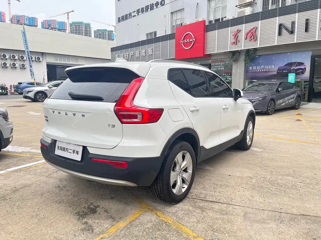 Volvo XC40 2019 — фото 4
