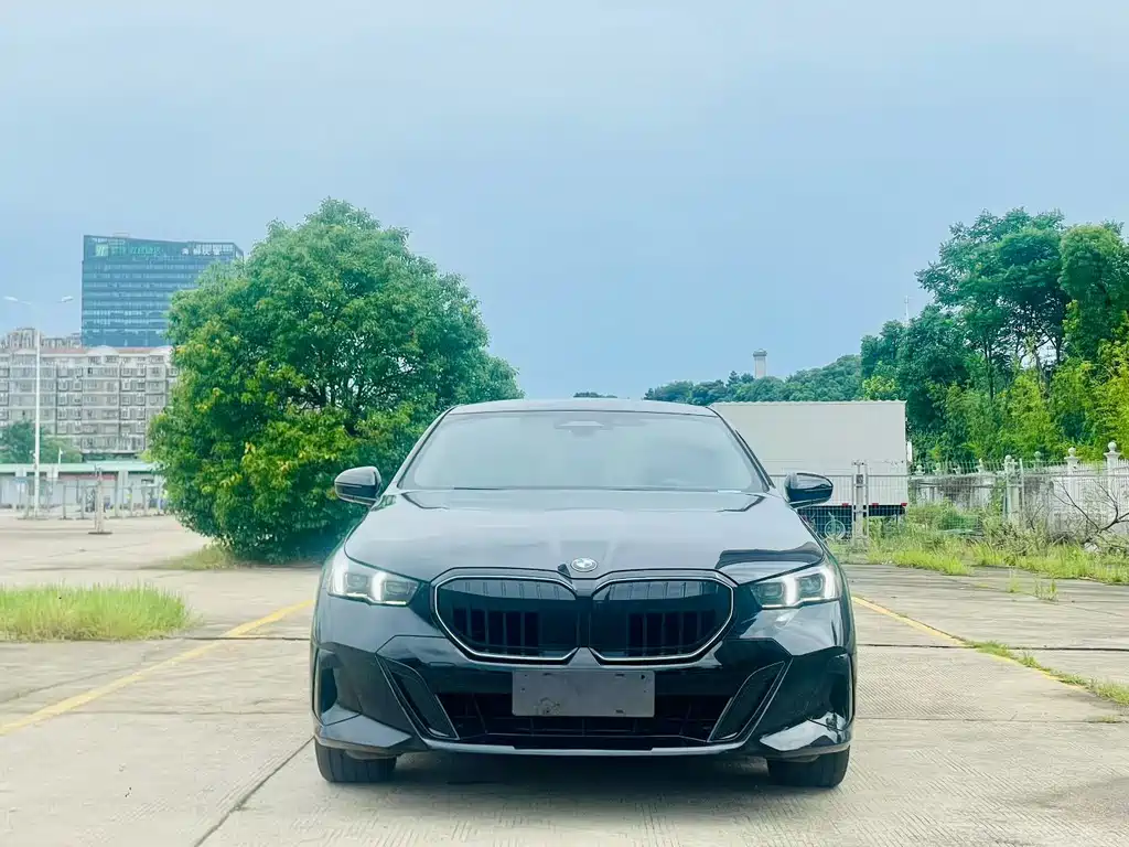 BMW 5 Series 2025
