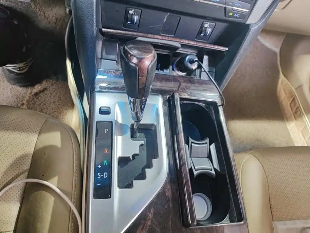 Toyota Camry 2015 — фото 14