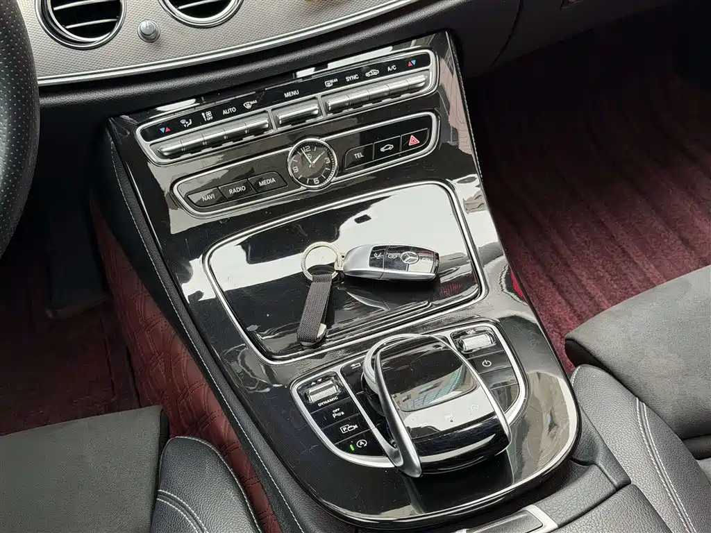 Mercedes-Benz E-Class 2018 — фото 21