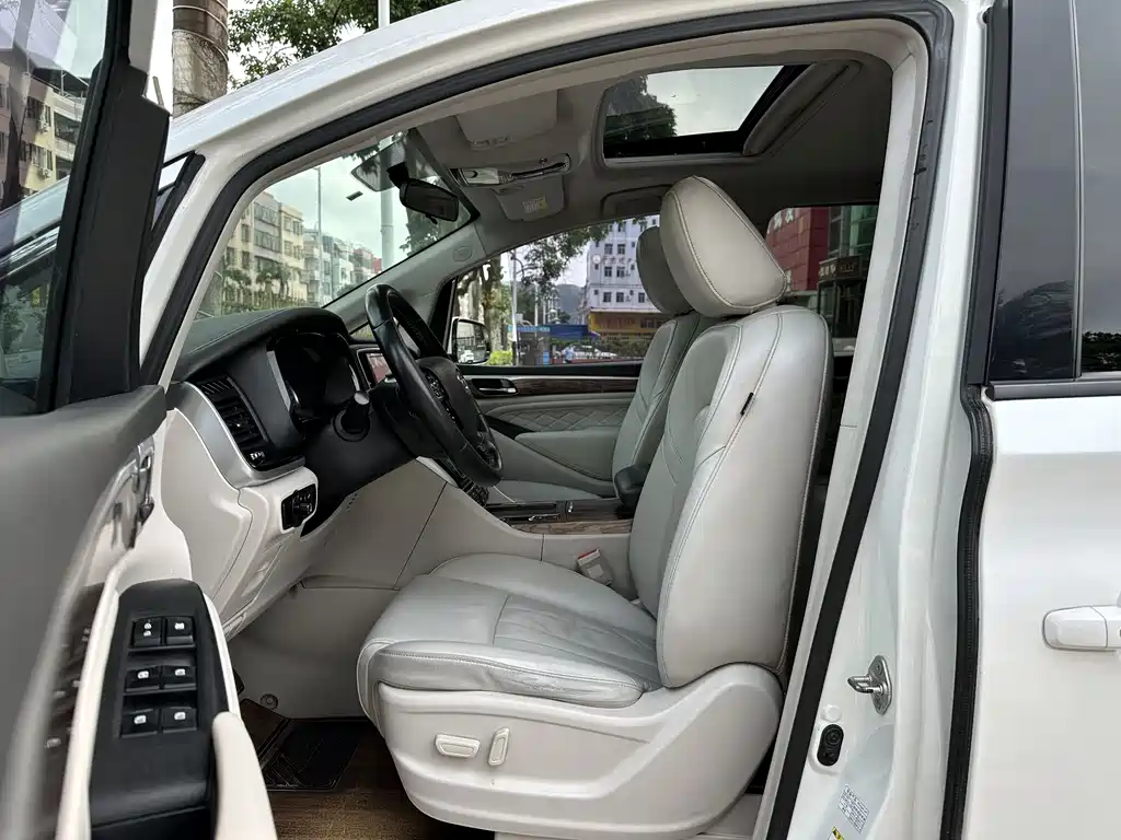 GAC Motor Trumpchi M8 2020 — фото 17