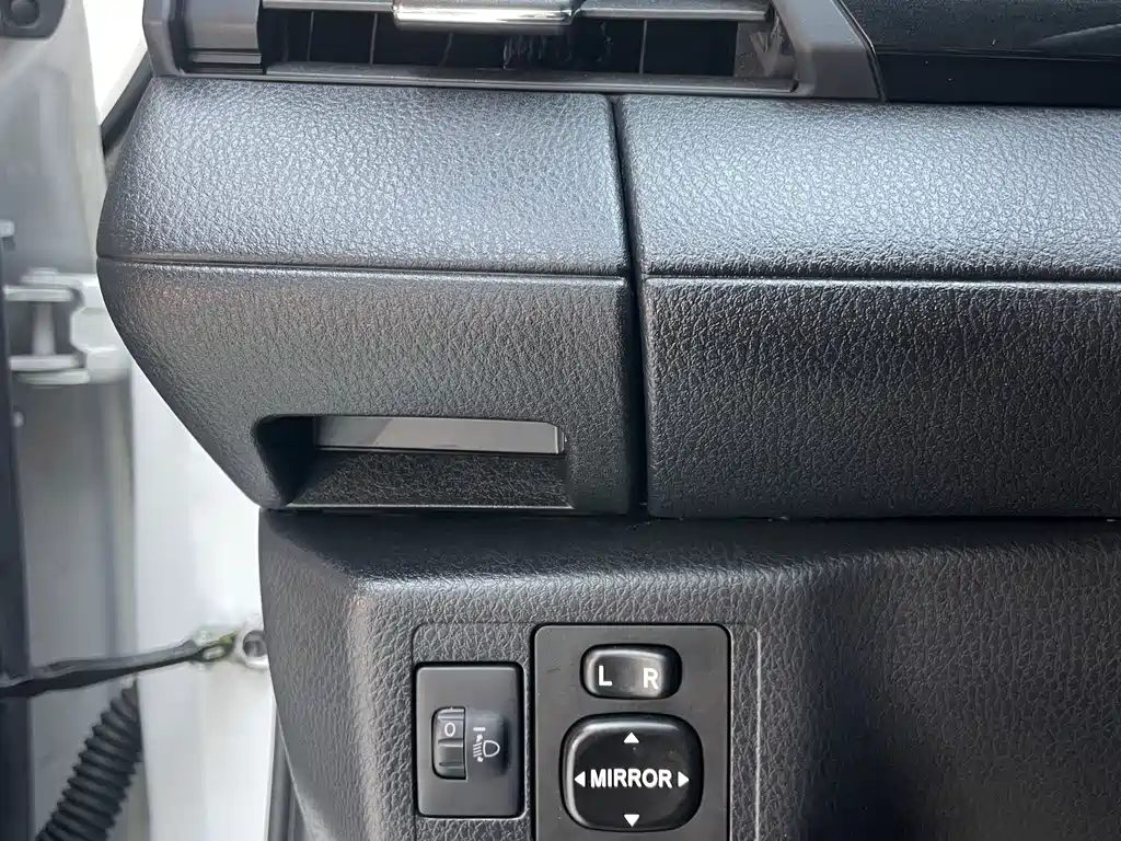 Toyota Yaris L 2022 — фото 13