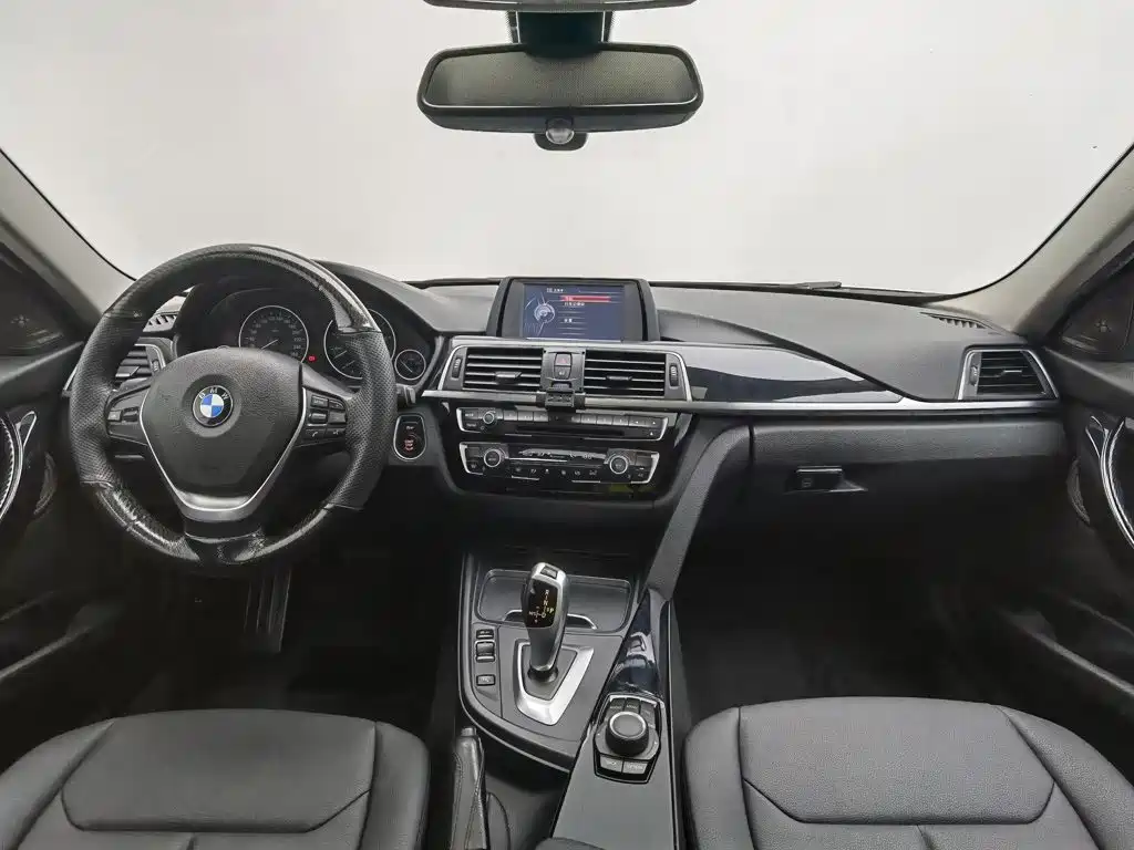 BMW 3 Series 2017 — фото 5